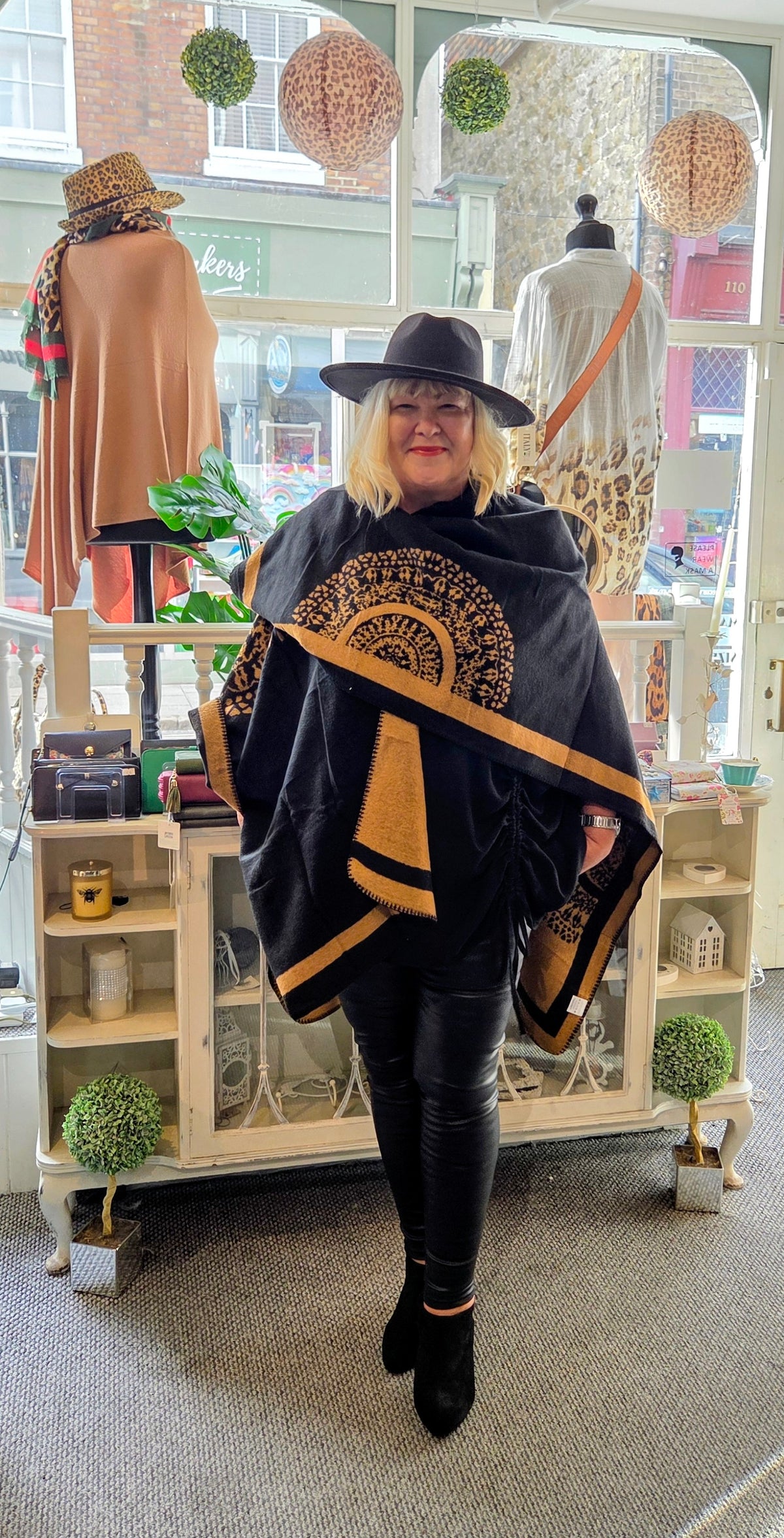 Reversible Cape