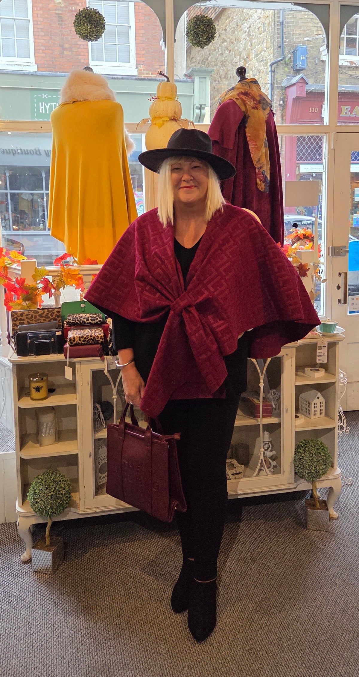 Knot Through Pattern Cape